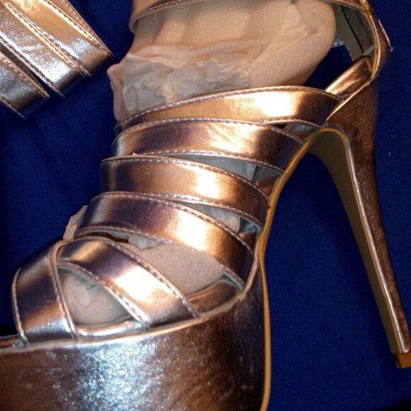 Yoki Women’s THE ONE IN CHARGE  Gladiator Platform Heels, Silver ( BRAND NEW !!! - Picture 12 of 12